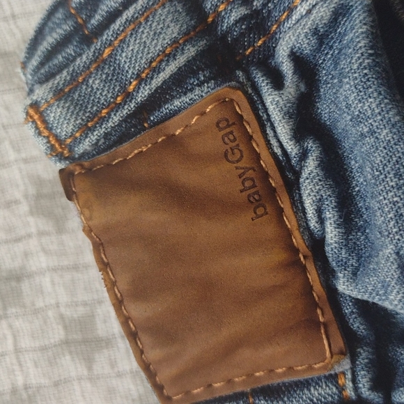 All Baby Gap BUNDLE - T-Shirt and Three Pairs of Pants - Picture 16 of 16